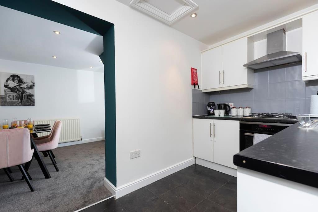 Town Centre & All The Comforts! Guisborough Exterior photo